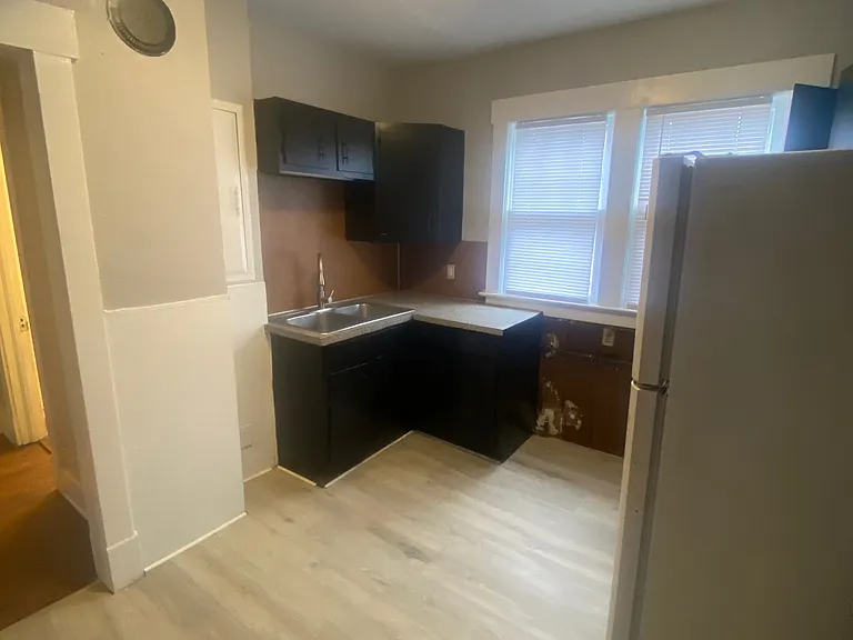 649 Parker Ave #2 — Photo 8