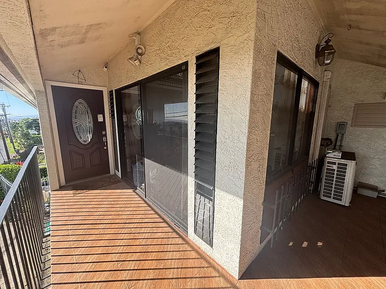 1055 Alewa Dr — Photo 2