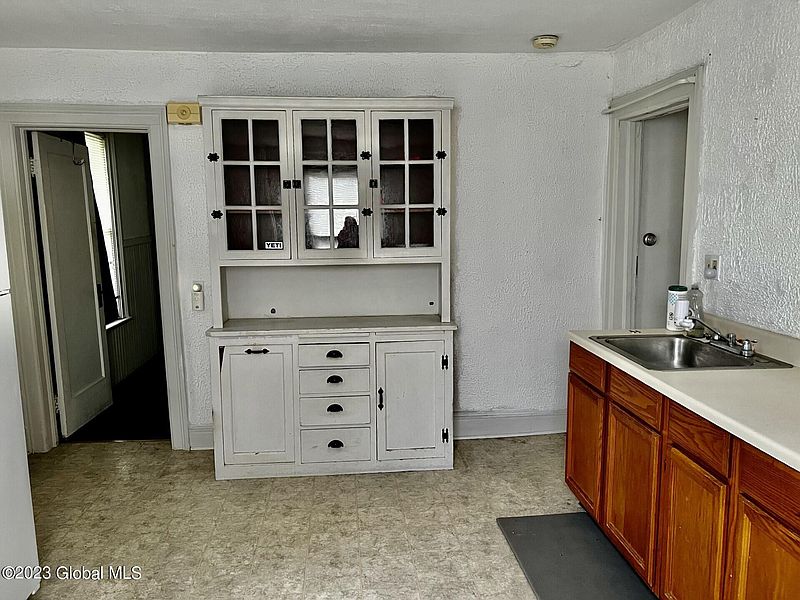 4th image of 5 Wendell Street