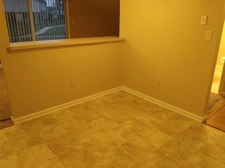 44575 Savery Dr — Photo 10