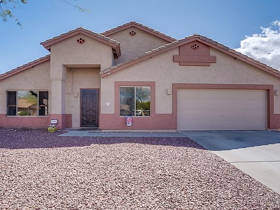 2nd image of 471 E Palomino Dr