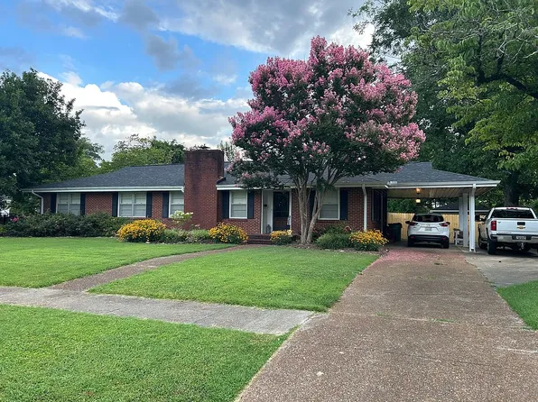 1005 5th St, Tuscumbia, AL 35674