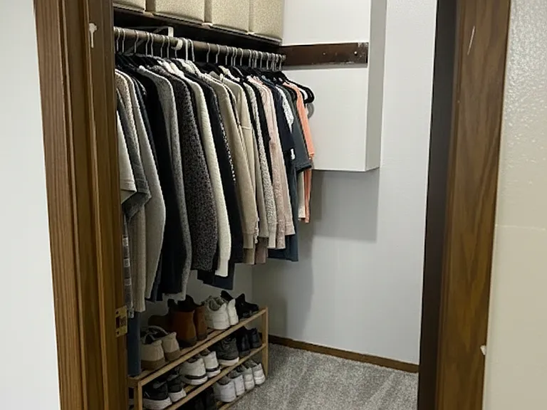 1140 Flammang Dr — Photo 3