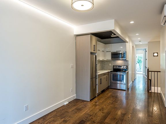 4th image of 303 Kingsland Ave #1F