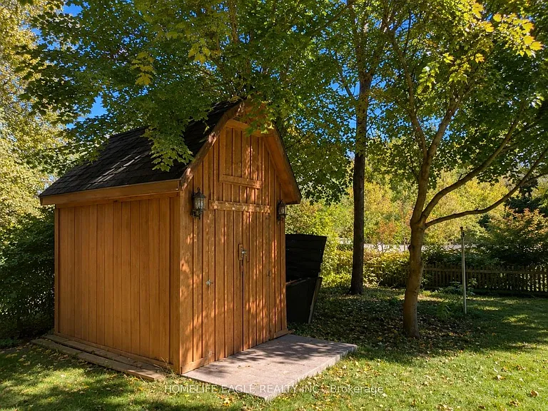 142 Riveredge Dr — Photo 12