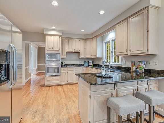 4th image of 7110 Richard Casey Ct