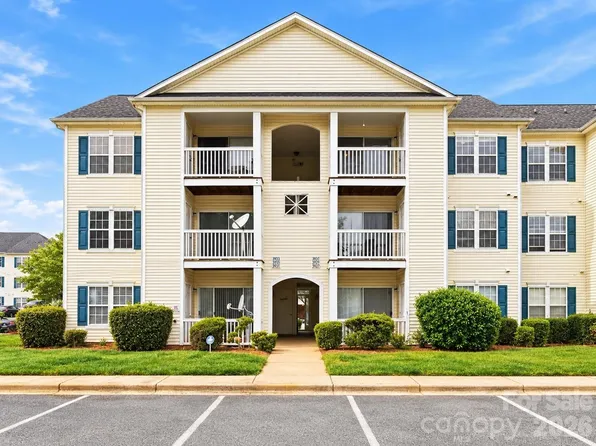 3937 Mohawk Ct, Charlotte, NC 28215