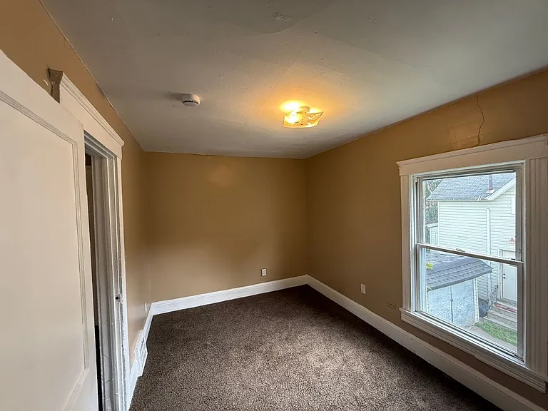 522 W 23rd St — Photo 39