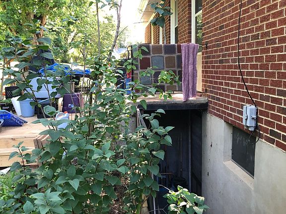 4th image of 3230 Fleetwood Ave