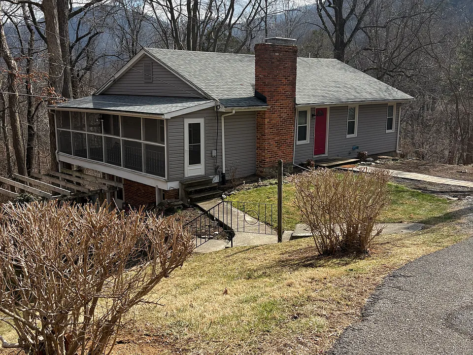 8356 Strawberry Ln