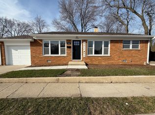 1534 E Palatine Rd, Palatine, IL 60074