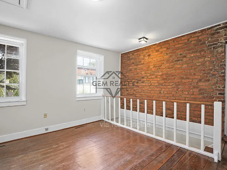 710 Caroline St #D — Photo 15