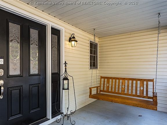 5th image of 326 Seven Oaks Dr