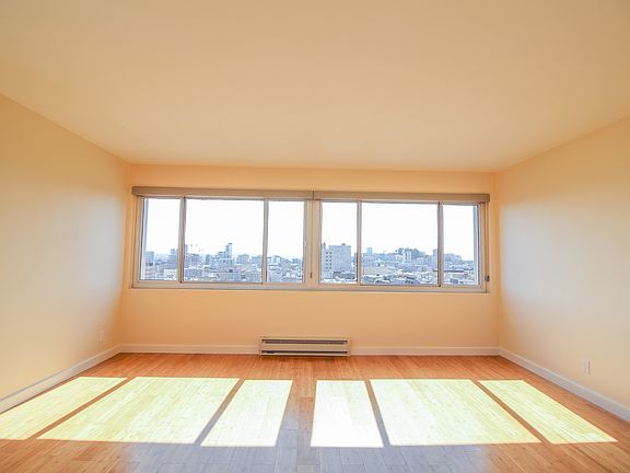 3rd image of 1001 Pine St Unit 1304