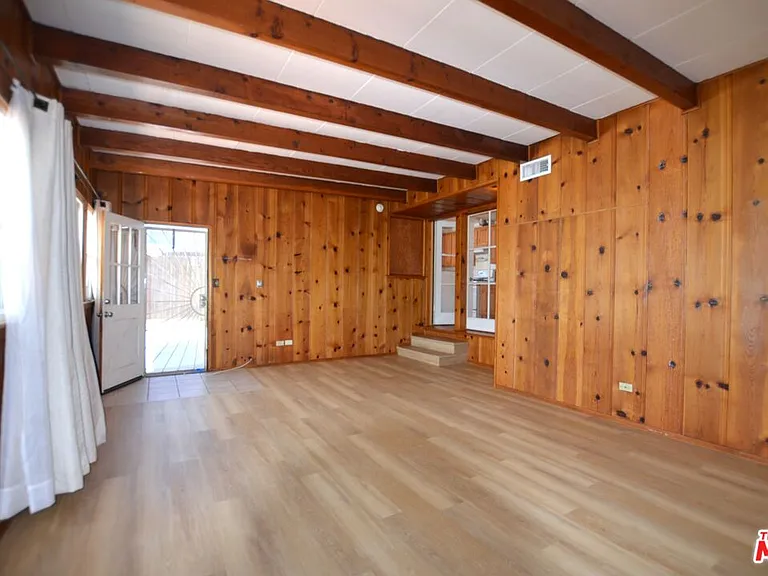 2729 N Brighton St — Photo 14
