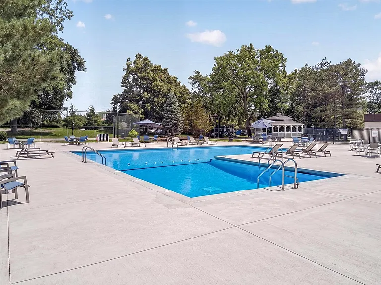 23-Stonebridge-28 (Sundeck_pool)