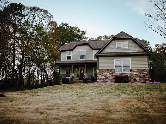 3rd image of 123 Fairoaks Dr
