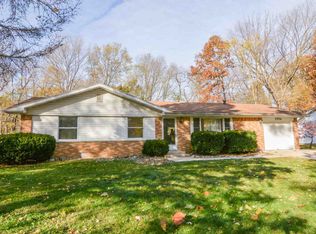4556 E Woodland Acres Dr, Syracuse, IN