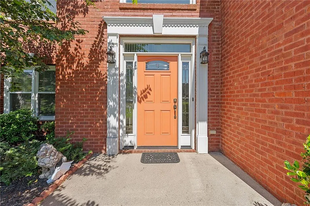 4 bed, 2.5 bath, 2706 sqft, $2,600 — Photo 4
