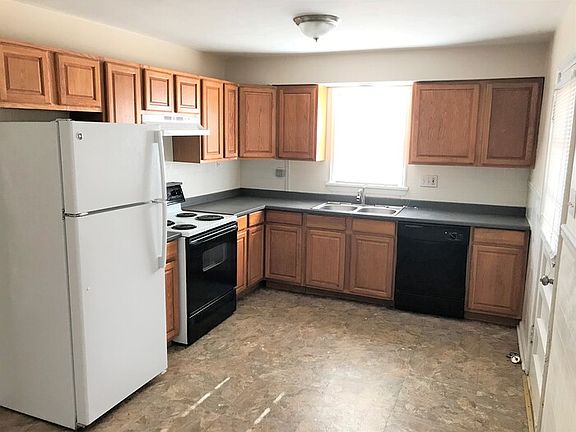 3rd image of 413 Ballman Ave