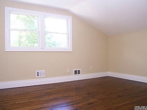 5th image of 22 Clifford Blvd