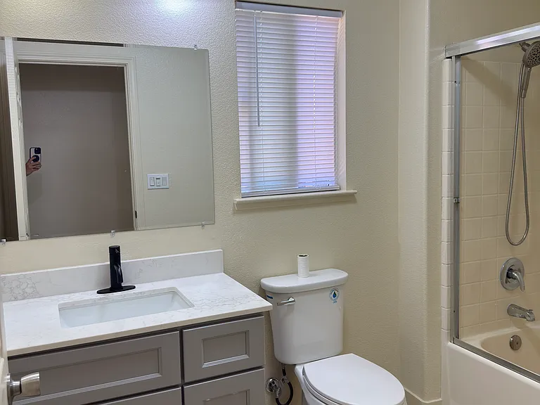1400 Apple Ln — Photo 6