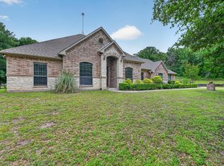 141 N Natural Spring Ln, Azle, TX 76020