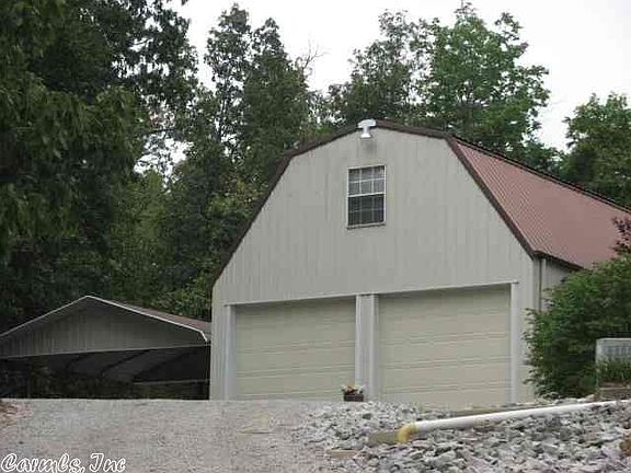 3rd image of 32 Wyandotte Dr