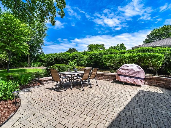 3rd image of 3520 Hillside Ct