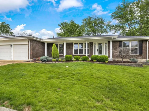 2643 Cathedral Dr, Saint Louis, MO 63129