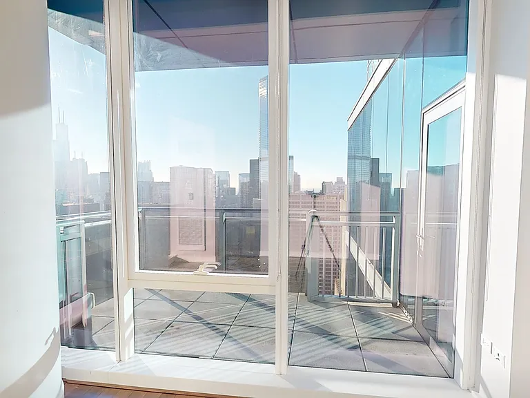 301 E North Water St #4800 — Photo 7