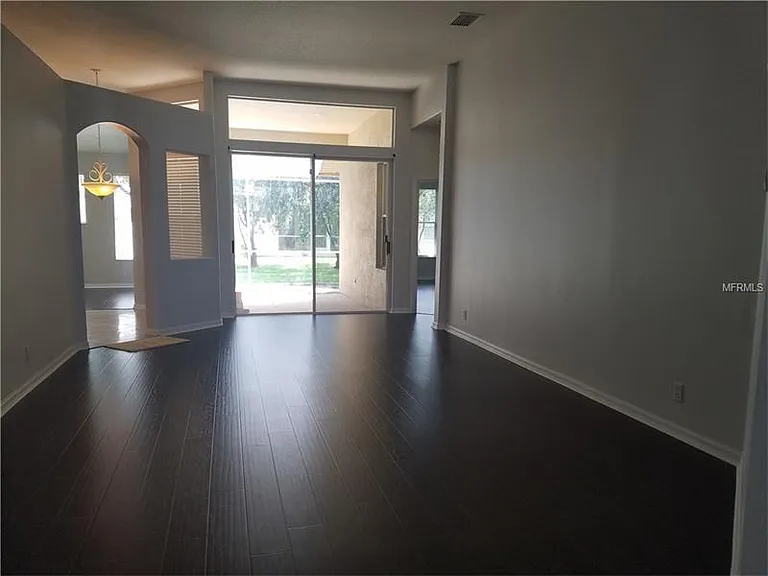 508 Cedar Woods Dr — Photo 3