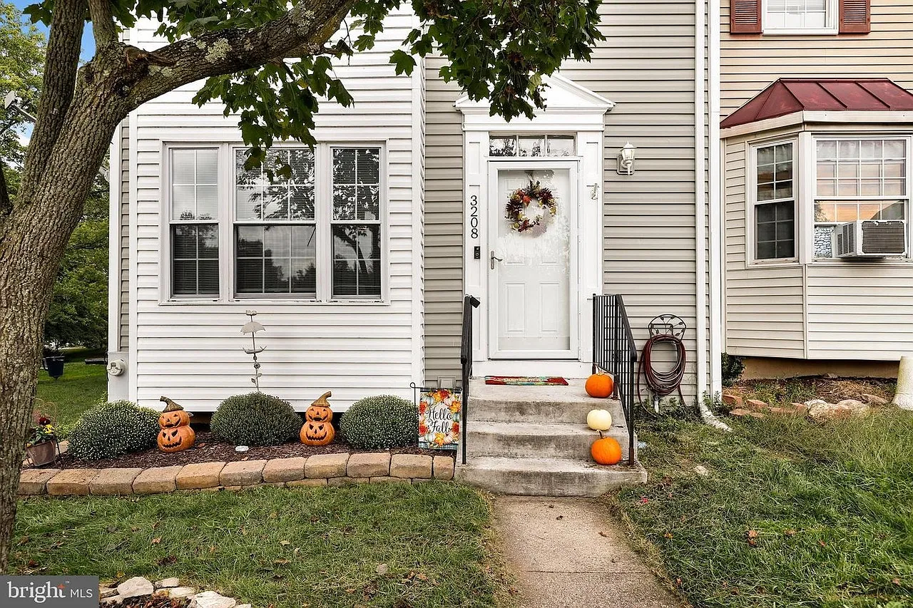 3 bed, 1396 sqft, $2,250 — Photo 1