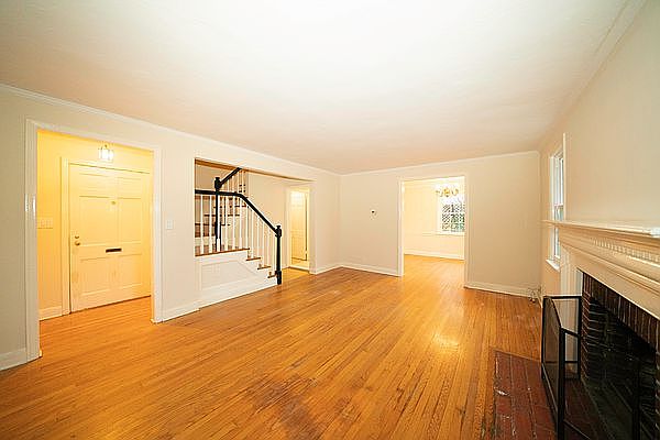 1st image of 4605 Hanford St #2