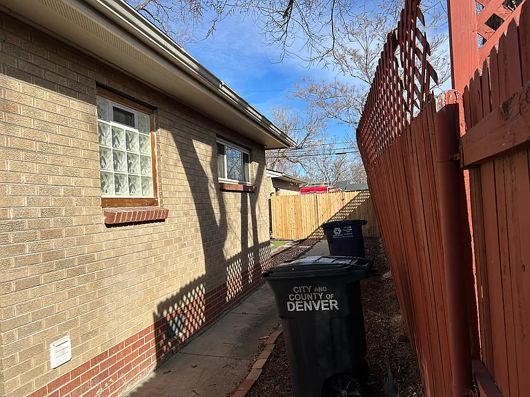 4926 Hooker St — Photo 26