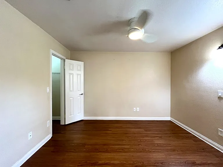 2160 Highpointe Dr #112 — Photo 20