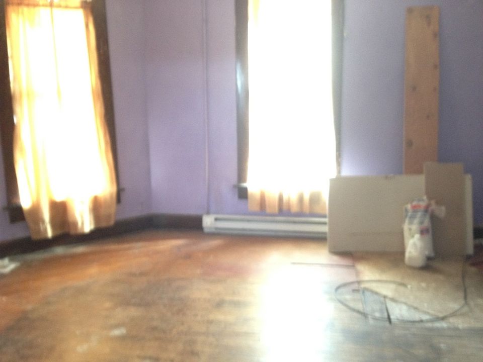 1st image of 1040 N 9th St