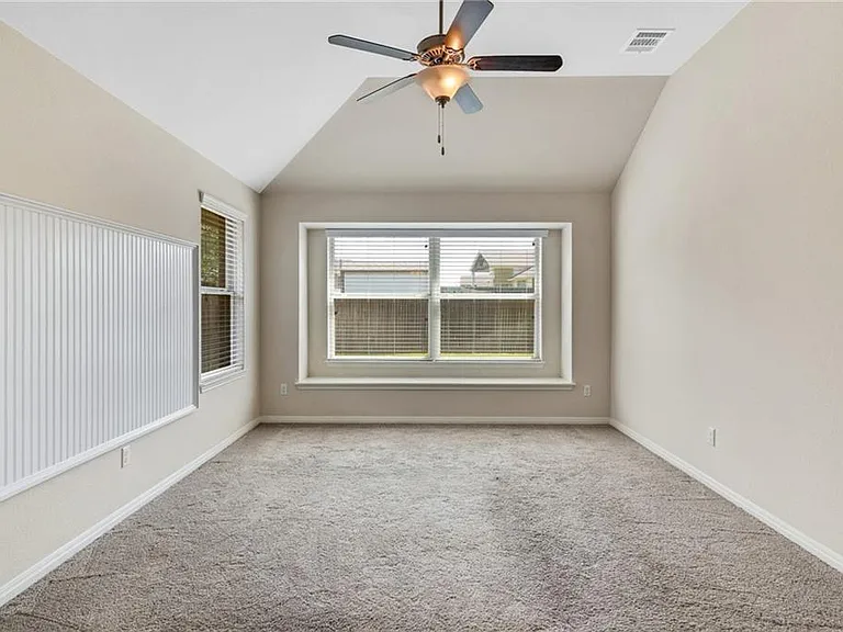 320 Lightcliff St — Photo 21