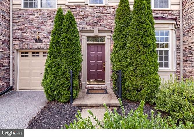 1st image of 3141 Woods Edge Dr