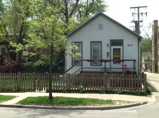 810 Simpson St, Evanston, IL 60201