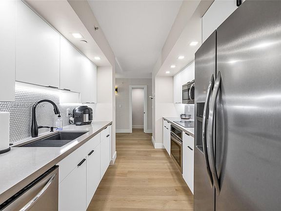 4th image of 6917 Collins Ave APT 1404