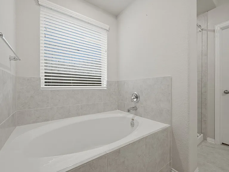 10602 Wagner St — Photo 19