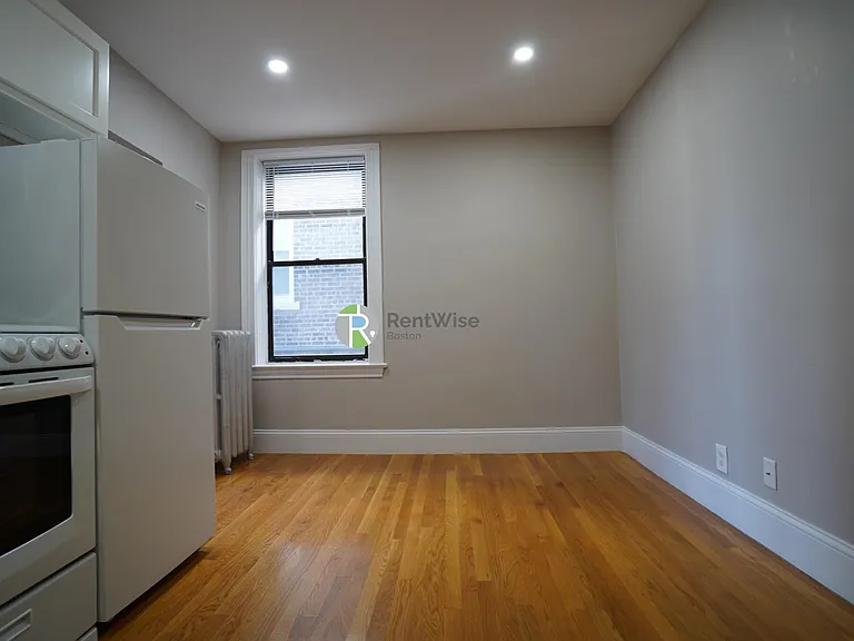 50 Park Vale Ave #25 — Photo 2