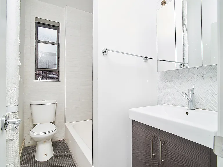 69 Pinehurst Ave #3D — Photo 6