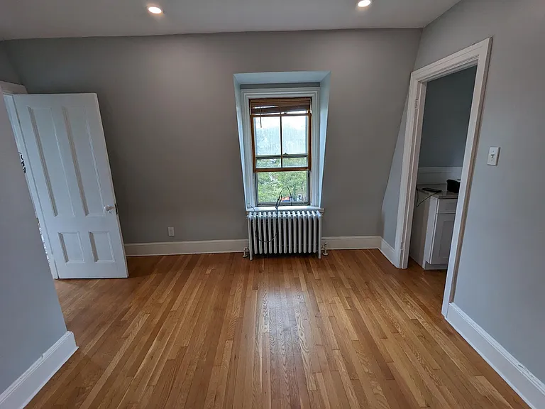 141 Allen St #3W — Photo 6