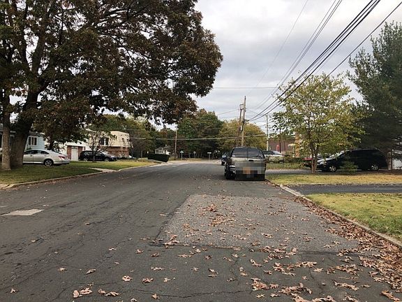4th image of 504 Davis St