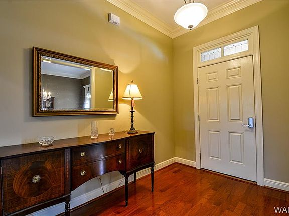5th image of 4591 Royale Dr