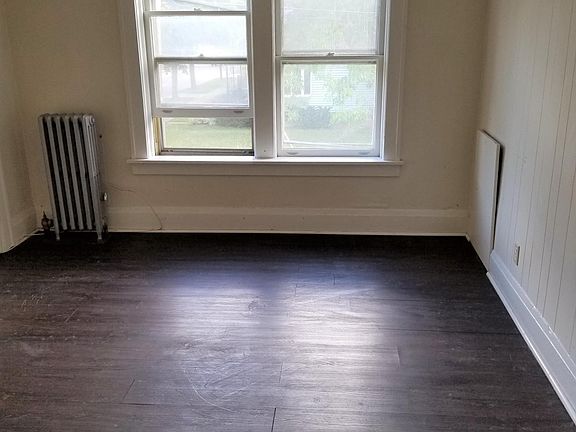 2nd image of 1727 Walnut Ave APT 5