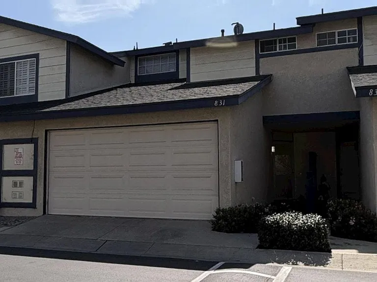 831 Carlton Privado — Photo 2
