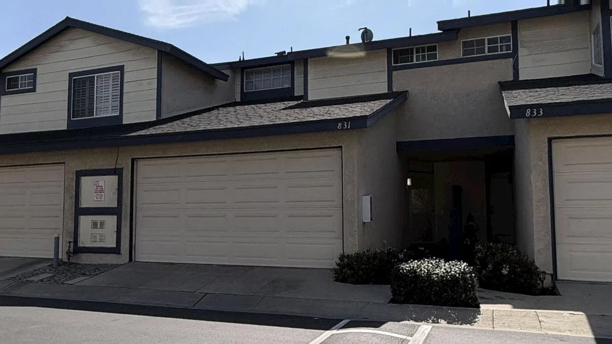 Building Photo - 831 Carlton Privado